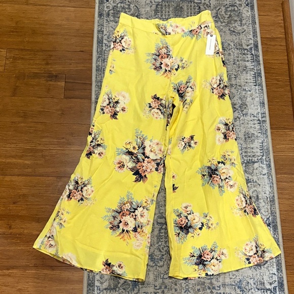 Feather and Bone - Anthropologie - Yellow wide leg Bottoms - NWT - size 2 - Picture 1 of 7